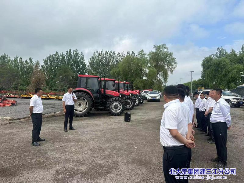 团结农场交通发展助力繁荣，最新交通新闻揭秘交通发展助力农场壮大之路。